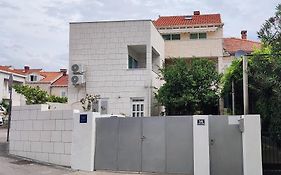 Ava Studio Apartment And Room